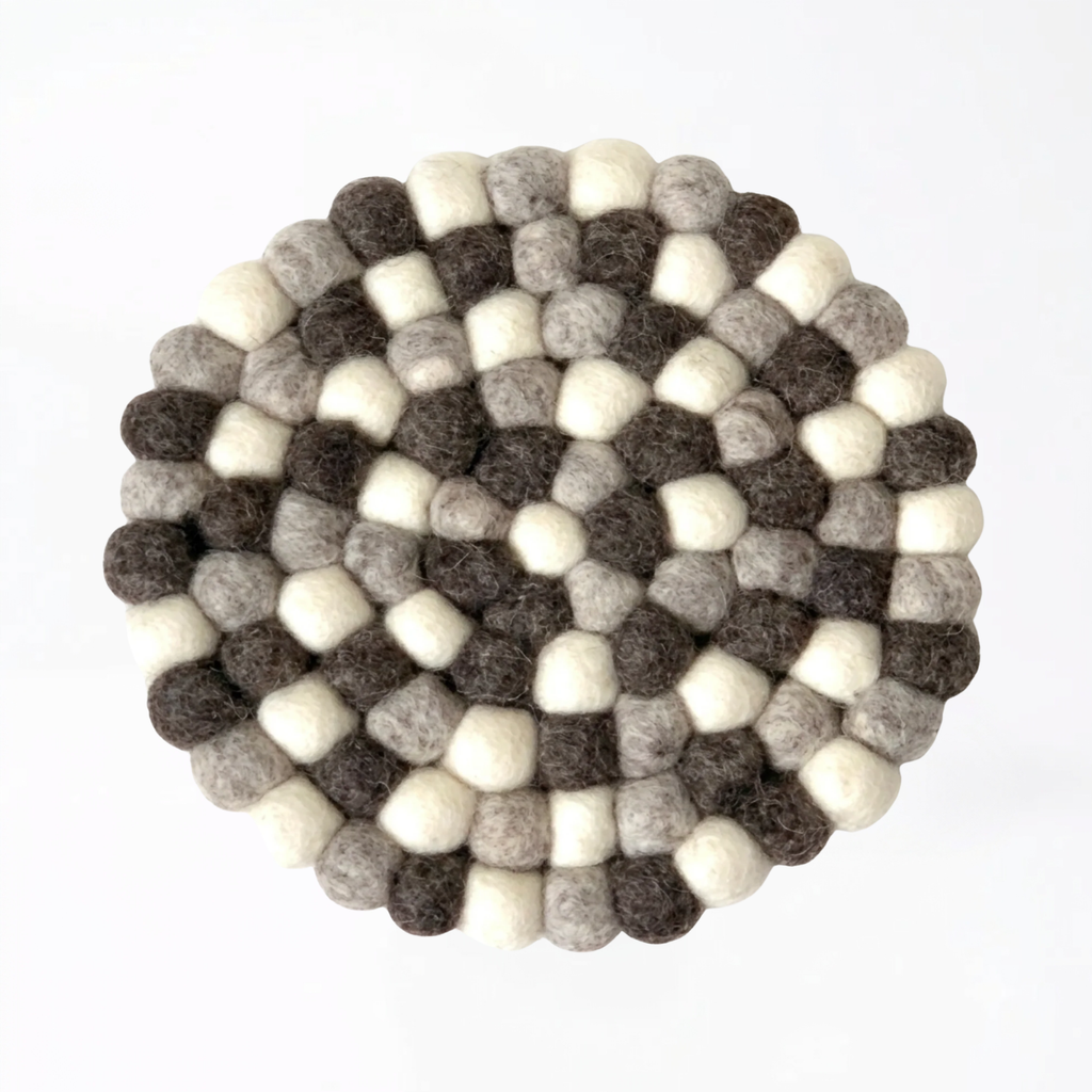 Wool Felt Hot pad - Ball Trivet - Handmade Round Mat, 20cm